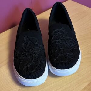 Vivaia  V-Tune Slip-On Embellished Sneakers black UNISEX.